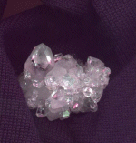 Apophyllite (KCa4(Si4O10)2F.8H2O)