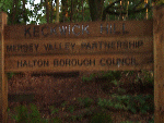 Mersey Valley Parnership sign:  Keckwick Hill,
    Mersey Valley Partnership, Halton Borough Council
